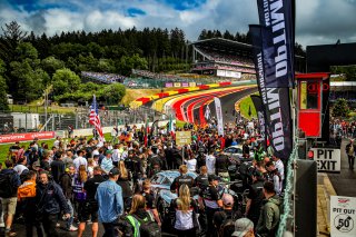 Grid Walk, Race
