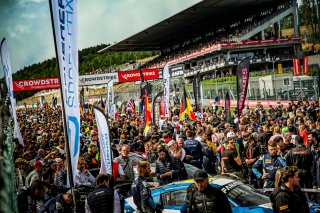 Grid Walk, Race
