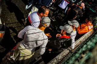 Grid Walk, Race
