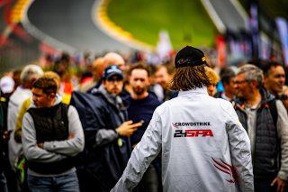 Grid Walk, Race
