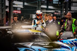 Grid Walk, Race
