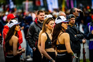 Grid Walk, Race
