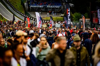 Grid Walk, Race
