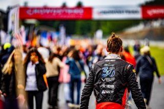 Grid Walk, Race
