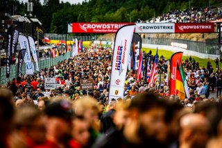 Grid Walk, Race

