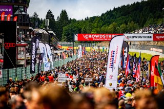 Grid Walk, Race
