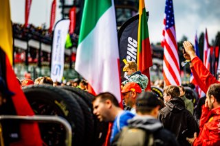 Grid Walk, Race
