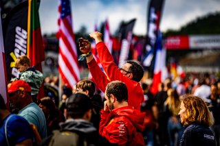 Grid Walk, Race
