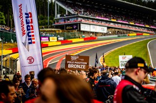 Grid Walk, Race
