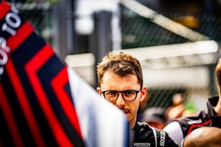 Grid Walk, Race
