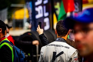 Grid Walk, Race
