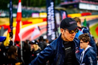 Grid Walk, Race

