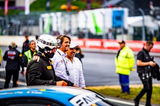 Grid Walk, Race
