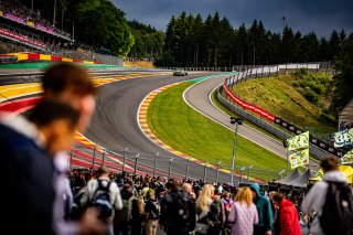 Ambiance, Race, Village
