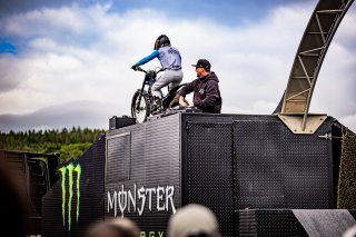 Ambiance, Monster Energy, Race, Village
