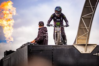 Ambiance, Monster Energy, Race, Village
