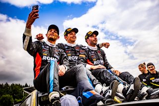 #98 - Rowe Racing - Philipp ENG - Marco WITTMANN - Nicholas YELLOLY - BMW M4 GT3 - PRO (*), Ambiance, Celebration, CrowdStrike 24 Hours of Spa
