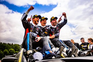 #98 - Rowe Racing - Philipp ENG - Marco WITTMANN - Nicholas YELLOLY - BMW M4 GT3 - PRO (*), Ambiance, Celebration, CrowdStrike 24 Hours of Spa
