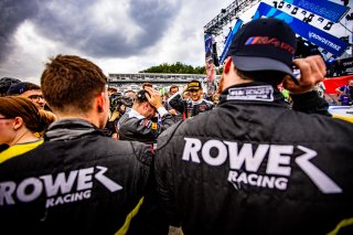#98 - Rowe Racing - Philipp ENG - Marco WITTMANN - Nicholas YELLOLY - BMW M4 GT3 - PRO (*), Ambiance, Celebration, CrowdStrike 24 Hours of Spa
