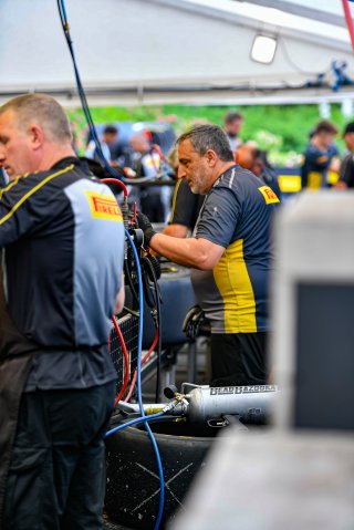 Pirelli

