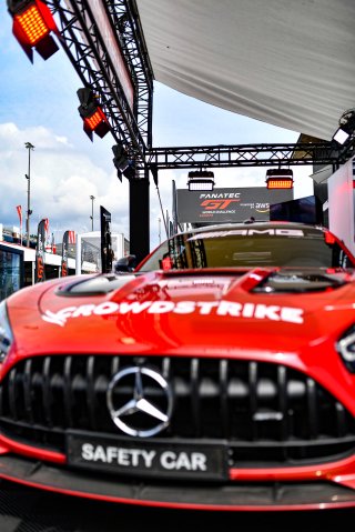 Ambiance, Paddock
