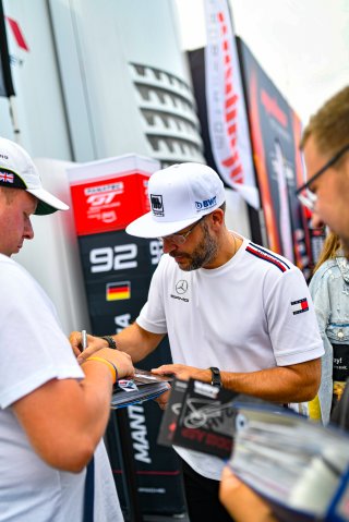 Ambiance, Paddock
