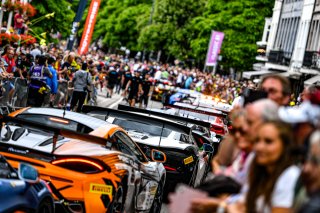 Parade
