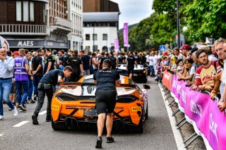 Parade
