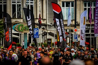Ambiance, Parade
