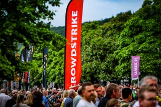 Ambiance, Parade
