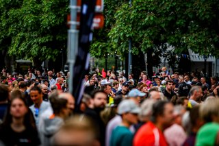 Ambiance, Parade
