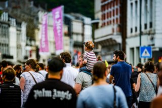 Ambiance, Parade
