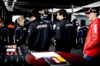 Briefing
