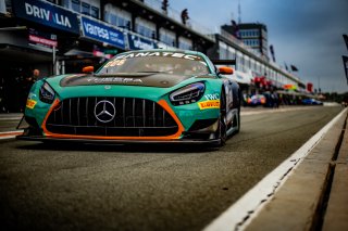 #81 - Theeba Motorsport - Fabian SCHILLER - Reema JUFFALI - Mercedes-AMG GT3 EVO - BRONZE, FGTWC
