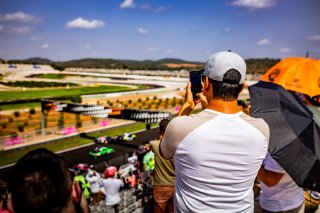 Ambiance, Race 2
