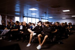 Briefing
