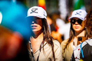 Grid Walk, Race
