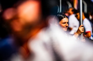 Grid Walk, Race
