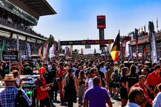 Grid Walk, Race
