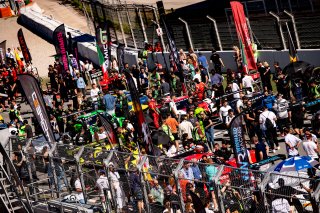 Ambiance, Grid Walk
