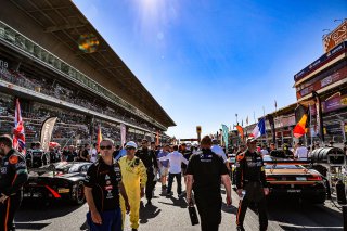 Grid Walk, Race
