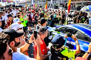 Grid Walk, Race
