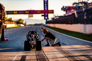Ambiance, Drag Race
