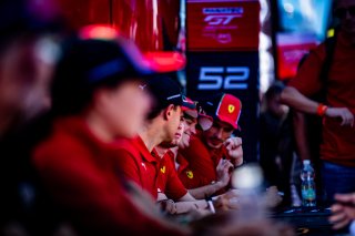 Ambiance, Autograph Session

