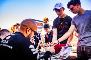 Ambiance, Autograph Session
