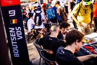 Ambiance, Autograph Session
