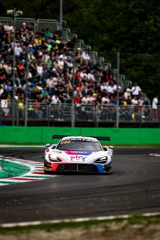 #93 - Sky Tempesta Racing - Chris FROGGATT - Eddie CHEEVER - Jonathan HUI - McLaren 720S GT3 EVO - BRONZE, Race

