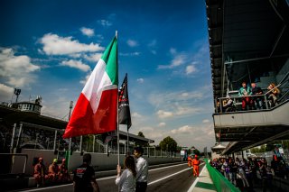 Ambiance, Grid Walk
