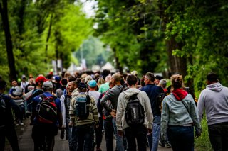 Ambiance, Race
