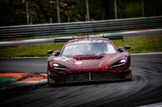 #5 - Optimum Motorsport - Sam DE HAAN - Charles FAGG - Dean MACDONALD - McLaren 720S GT3 EVO - GOLD, FGTWC, Race
